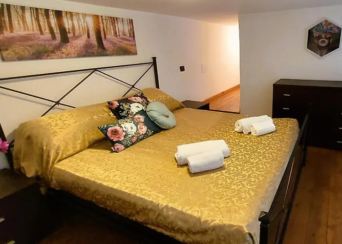 Gemelli Holidays - Monte Mario Station Connecting To Center In 20 Minutes, 2 Easy Lofts, Groundfloor With Courtyard, Mezzanine Bedroom, Baby & Pet Friendly, 2 Steps From Groceries, Restaurants, Park, Bus, Cycle Path - Warm Guest Care In 4 Languages * Rome