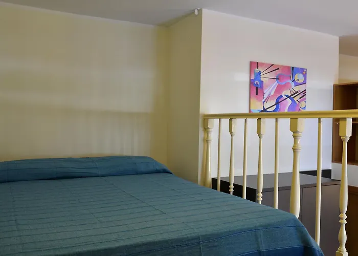 Gemelli Holidays - Monte Mario Station Connecting To Center In 20 Minutes, 2 Easy Lofts, Groundfloor With Courtyard, Mezzanine Bedroom, Baby & Pet Friendly, 2 Steps From Groceries, Restaurants, Park, Bus, Cycle Path - Warm Guest Care In 4 Languages * Rome